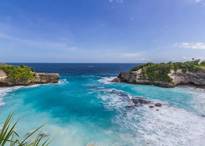 Ora Avia Blue Lagoon نوسا ليمبونغان